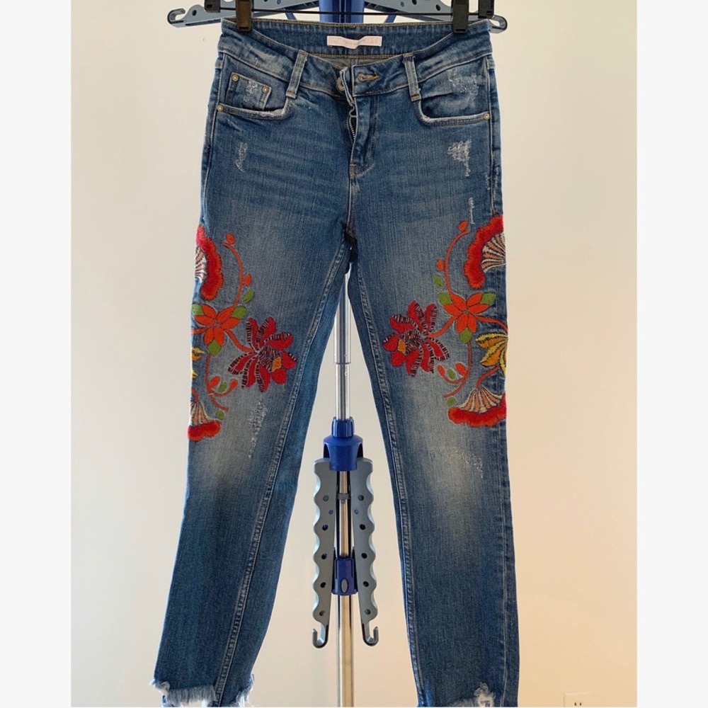 Zara embroidered jeans